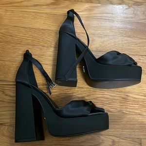 150$ Windsor smith heels sz 10 women 41 Black party cool never worn